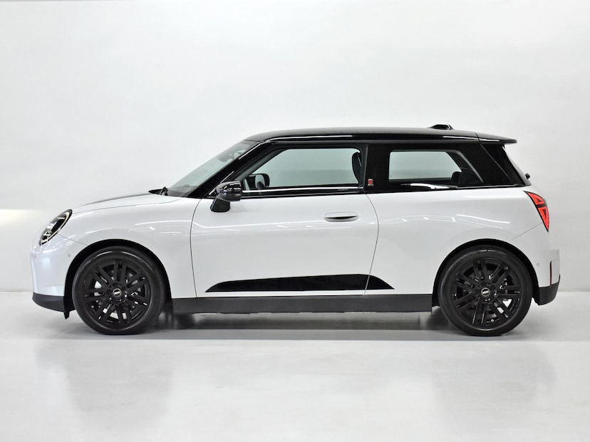 Foto do veículo MINI COOPER  E 2024 2.290 KM 199.000,00