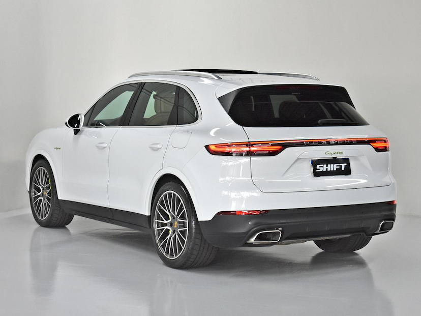 Foto do veículo PORSCHE CAYENNE  3.0 V6 462CV (HIBRIDO) 2021 44.420 KM 465.000,00
