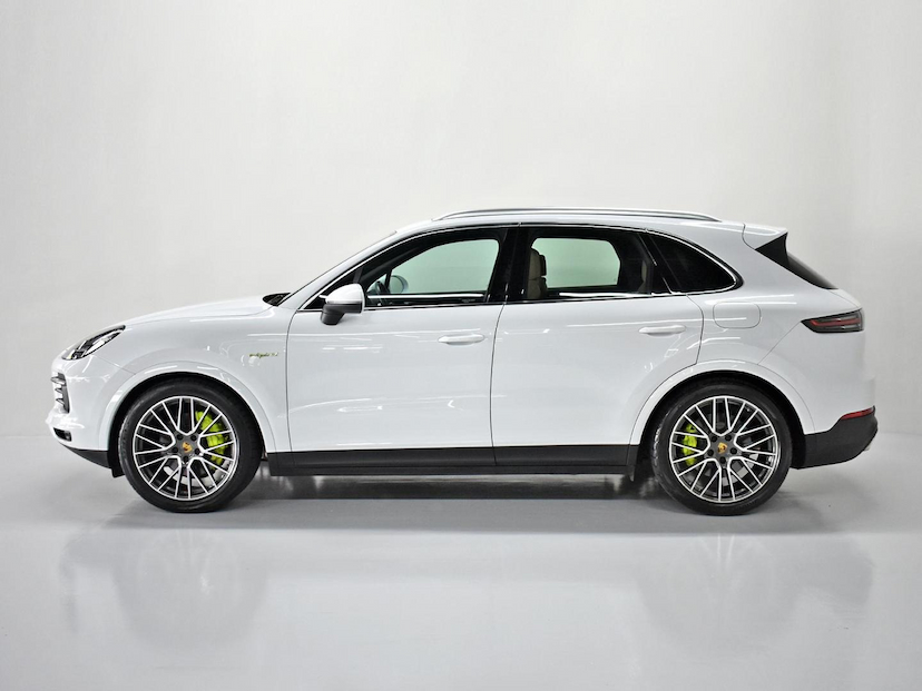 Foto do veículo PORSCHE CAYENNE  3.0 V6 462CV (HIBRIDO) 2021 44.420 KM 465.000,00