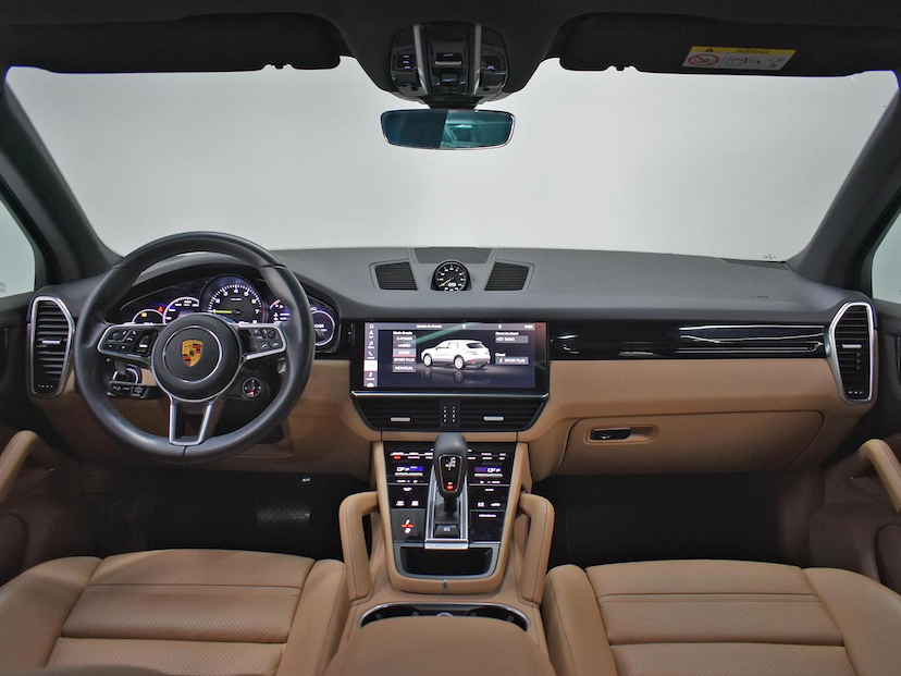 Foto do veículo PORSCHE CAYENNE  3.0 V6 462CV (HIBRIDO) 2021 44.420 KM 465.000,00
