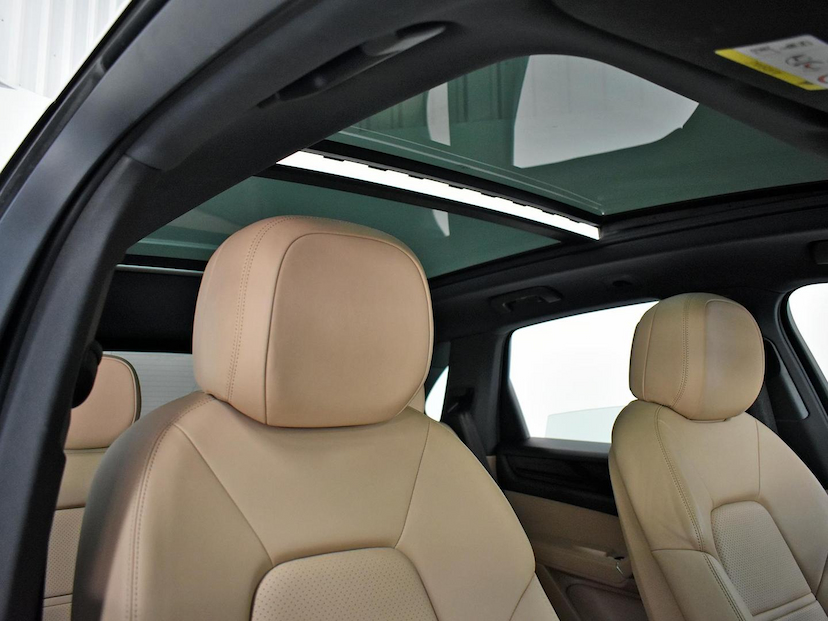 Foto do veículo PORSCHE CAYENNE  3.0 V6 462CV (HIBRIDO) 2021 44.420 KM 465.000,00
