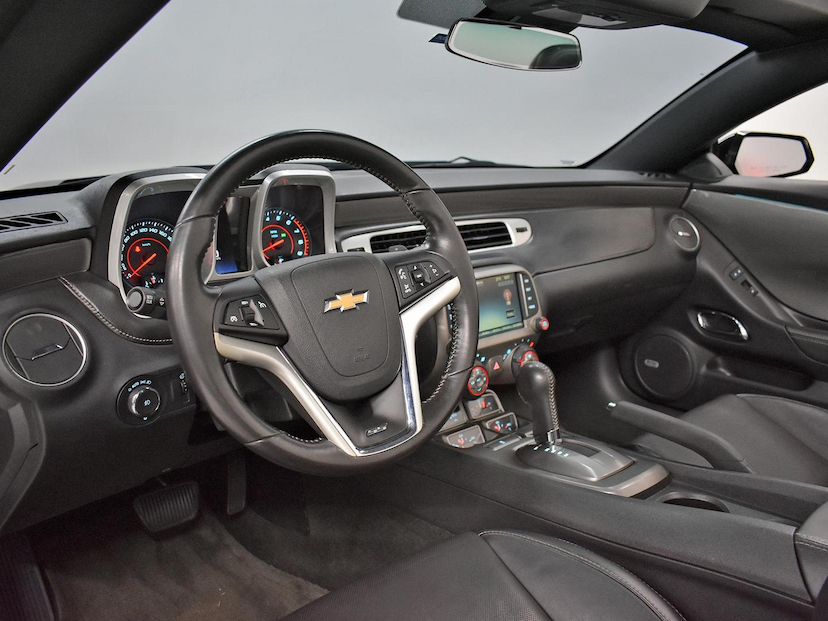 Foto do veículo CHEVROLET CAMARO  6.2 SS CONVERSÍVEL V8 GASOLINA 2P AUT 2015 59.995 KM 269.000,00