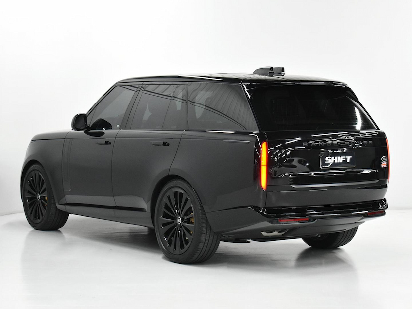 Foto do veículo LAND ROVER RANGE ROVER 3.0 D350 TURBO DIESEL MHEV FIRST EDITION AWD AUTOMÁTICO 2023 14.920 KM R$ 1.190.000,00