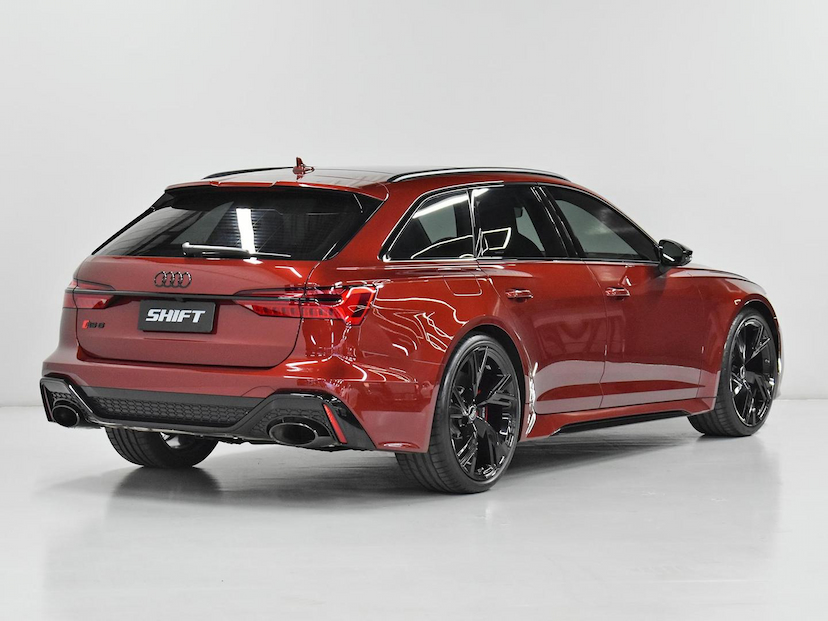 Foto do veículo AUDI RS6 RS6 4.0 AVANT.PERF TFSI QUAT.TIP.(HIB) 2025 2.840 KM 1.090.000,00