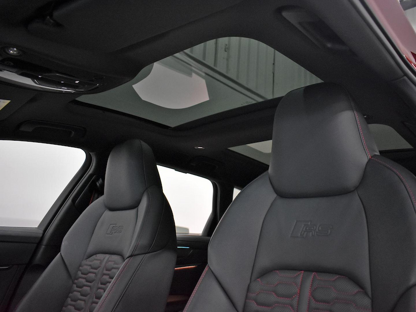 Foto do veículo AUDI RS6 RS6 4.0 AVANT.PERF TFSI QUAT.TIP.(HIB) 2025 2.840 KM 1.090.000,00