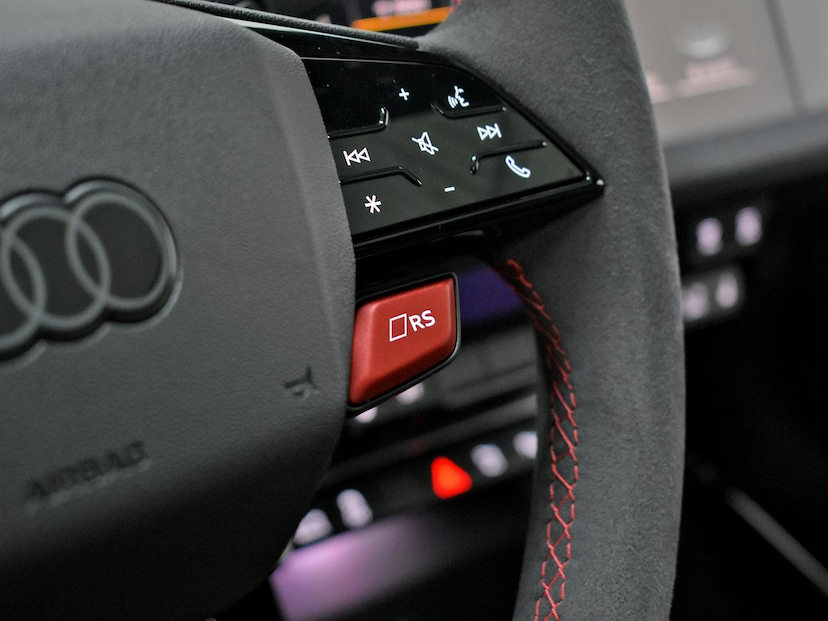 Foto do veículo AUDI RS3  SEDAN 2.5 TFSI QUATTRO S-TRONIC 2026 2.545 KM 575.000,00