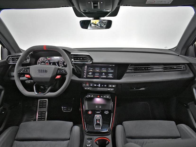 Foto do veículo AUDI RS3  SEDAN 2.5 TFSI QUATTRO S-TRONIC 2026 2.545 KM 575.000,00