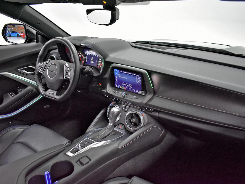 Foto do veículo CHEVROLET CAMARO  2SS 6.2 V8 AT 2019 24.315 KM 380.000,00
