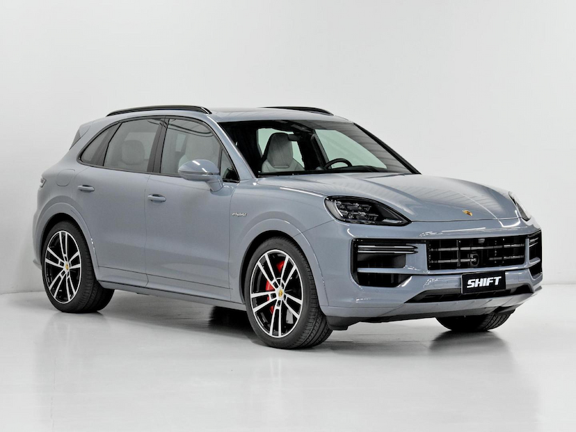 Foto do veículo PORSCHE CAYENNE  TURBO 4.0 V8 599CV (HIBRIDO) 2024 26.390 KM 990.000,00