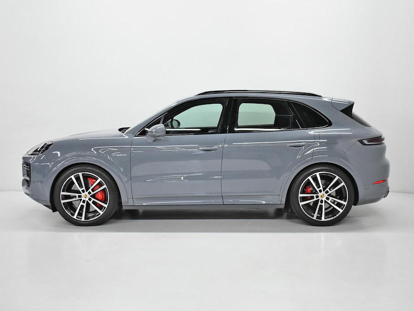 Foto do veículo PORSCHE CAYENNE  TURBO 4.0 V8 599CV (HIBRIDO) 2024 26.390 KM 990.000,00