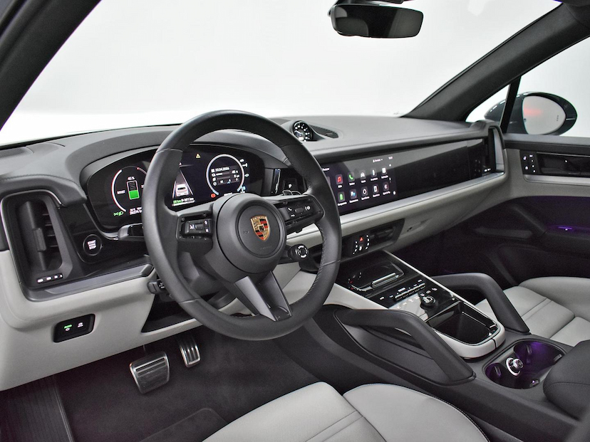 Foto do veículo PORSCHE CAYENNE  TURBO 4.0 V8 599CV (HIBRIDO) 2024 26.390 KM 990.000,00
