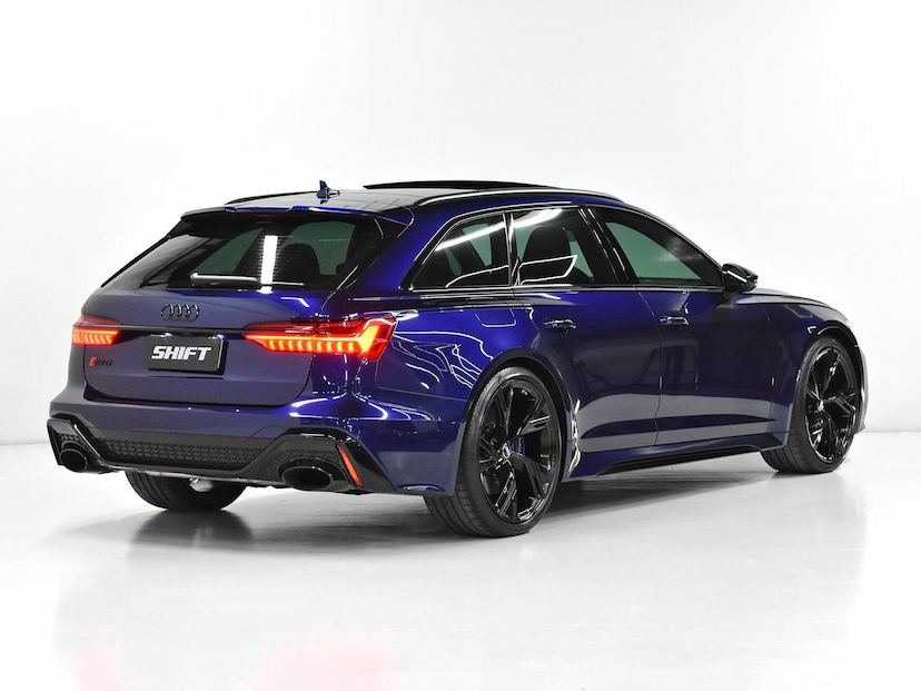 Foto do veículo AUDI RS6  4.0 AVANT TFSI BI-TB QUAT.TIP.(HIB.) 2021 26.220 KM 787.000,00