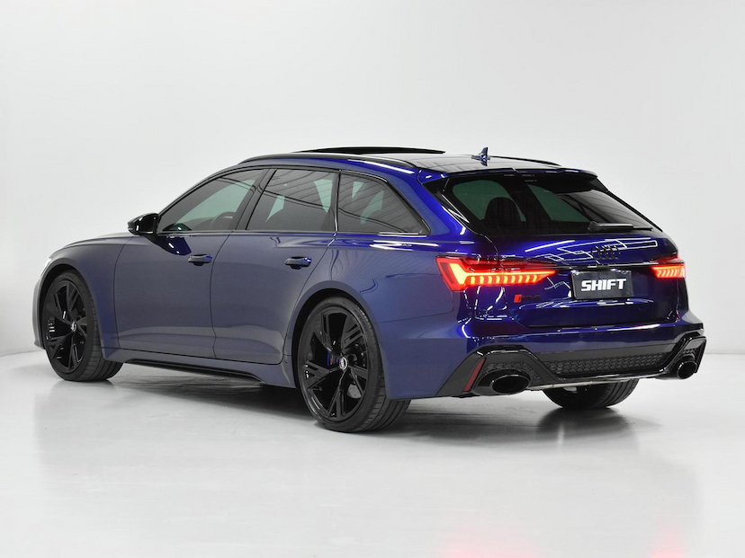 Foto do veículo AUDI RS6  4.0 AVANT TFSI BI-TB QUAT.TIP.(HIB.) 2021 26.220 KM 787.000,00