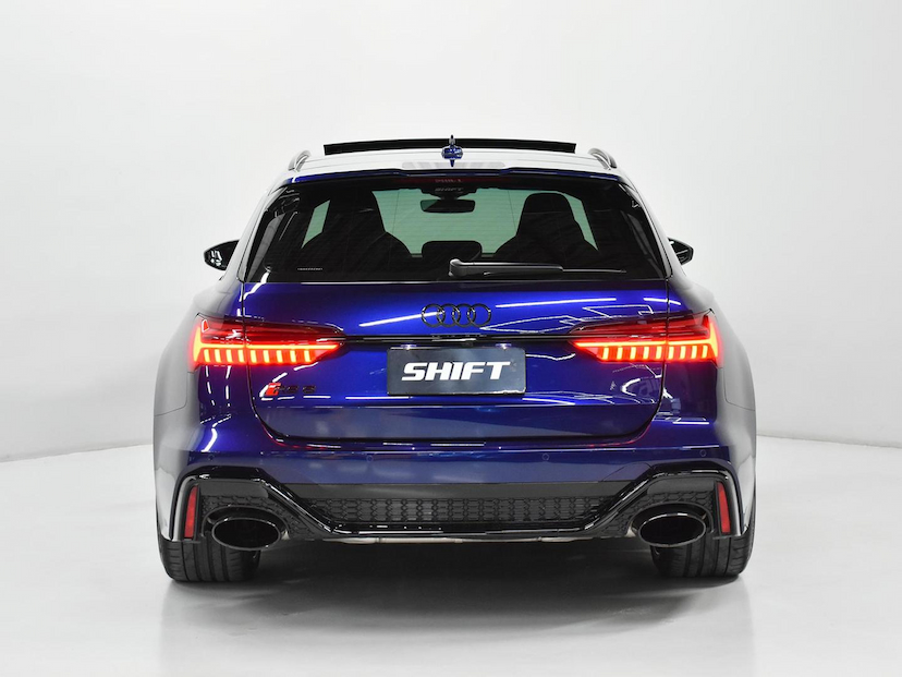 Foto do veículo AUDI RS6  4.0 AVANT TFSI BI-TB QUAT.TIP.(HIB.) 2021 26.220 KM 787.000,00