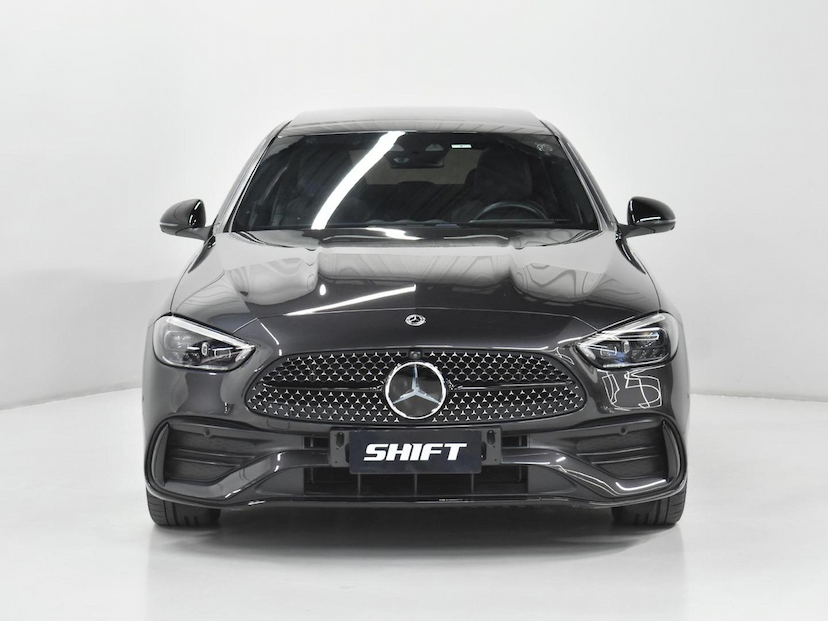 Foto do veículo MERCEDES-BENZ C 300 C300 AMG LINE 2024 24.720 KM 340.000,00