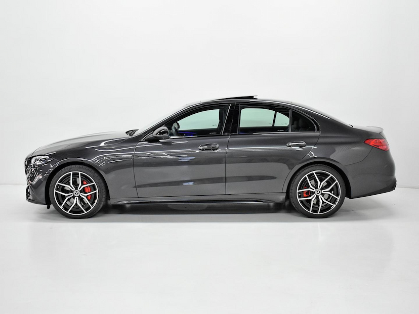 Foto do veículo MERCEDES-BENZ C 300 C300 AMG LINE 2024 24.720 KM 340.000,00
