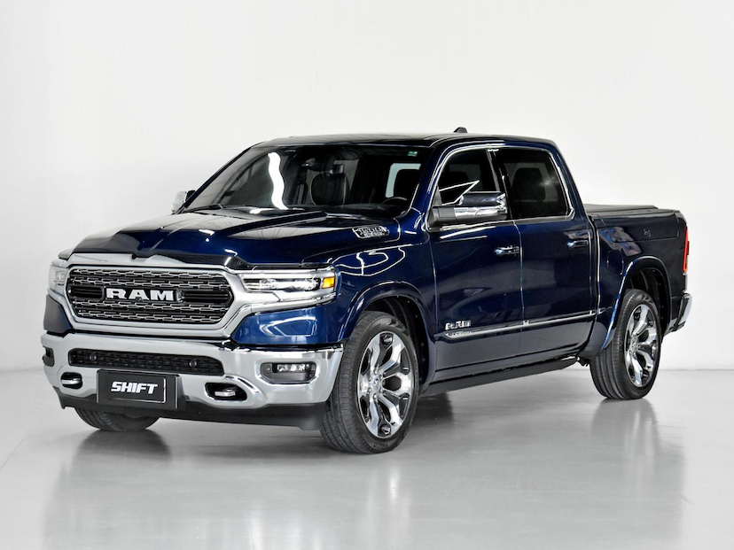 Foto do veículo RAM 1500  LIMITED 5.7 CD 4X4 AUT. 2024 25.245 KM 450.000,00