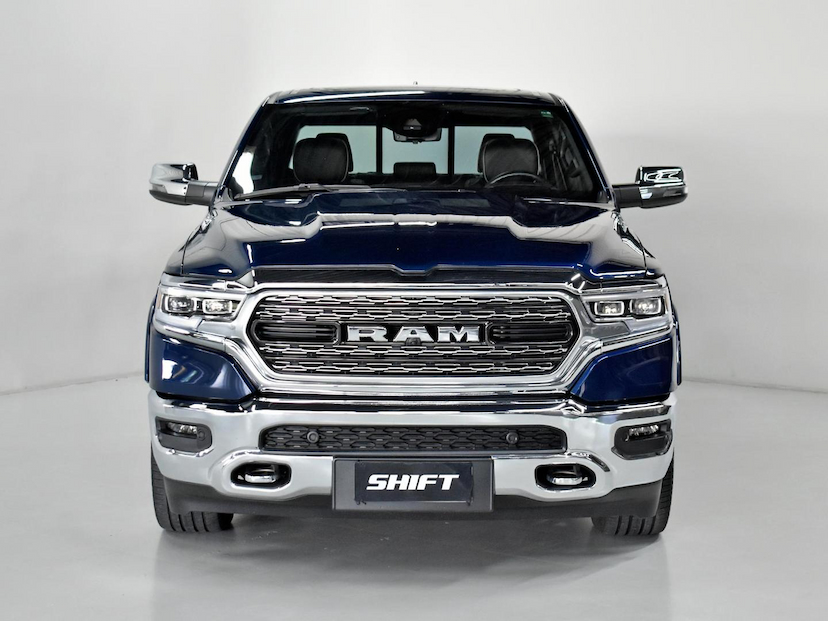 Foto do veículo RAM 1500  LIMITED 5.7 CD 4X4 AUT. 2024 25.245 KM 450.000,00