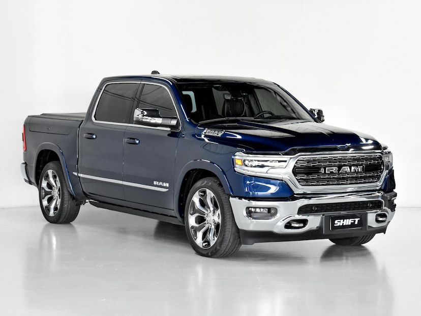 Foto do veículo RAM 1500  LIMITED 5.7 CD 4X4 AUT. 2024 25.245 KM 450.000,00