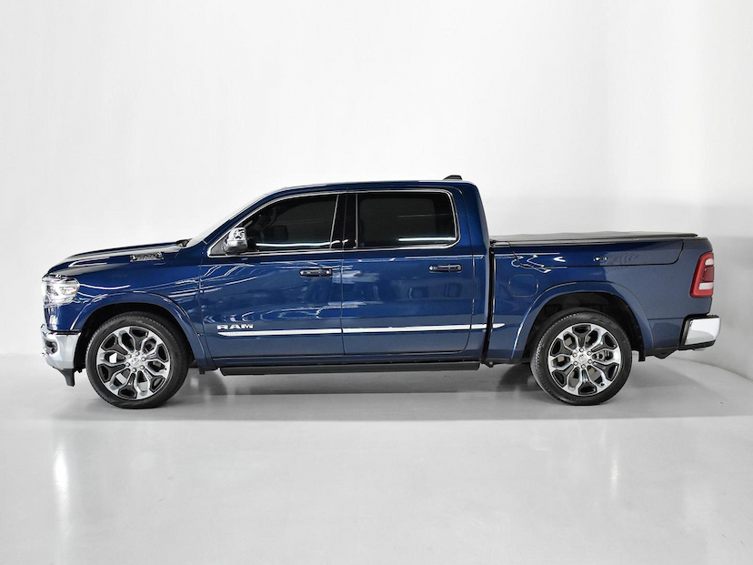 Foto do veículo RAM 1500  LIMITED 5.7 CD 4X4 AUT. 2024 25.245 KM 450.000,00