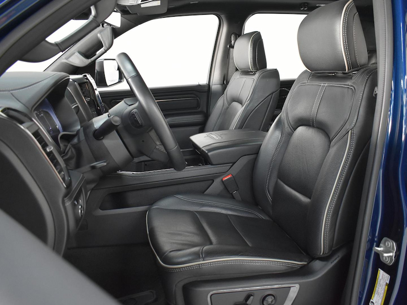Foto do veículo RAM 1500  LIMITED 5.7 CD 4X4 AUT. 2024 25.245 KM 450.000,00