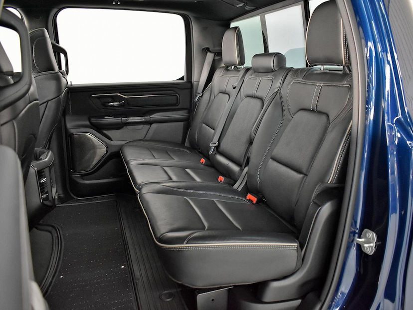 Foto do veículo RAM 1500  LIMITED 5.7 CD 4X4 AUT. 2024 25.245 KM 450.000,00