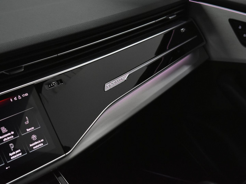 Foto do veículo AUDI Q8  PERF.BLACK 3.0 TFSI QUAT. S-TR/(HíB.) 2022 53.830 KM 360.000,00