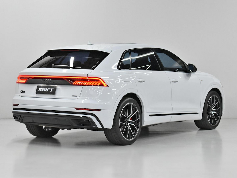 Foto do veículo AUDI Q8  PERF.BLACK 3.0 TFSI QUAT. S-TR/(HíB.) 2022 53.830 KM 360.000,00