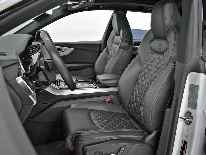Foto do veículo AUDI Q8  PERF.BLACK 3.0 TFSI QUAT. S-TR/(HíB.) 2022 53.830 KM 360.000,00