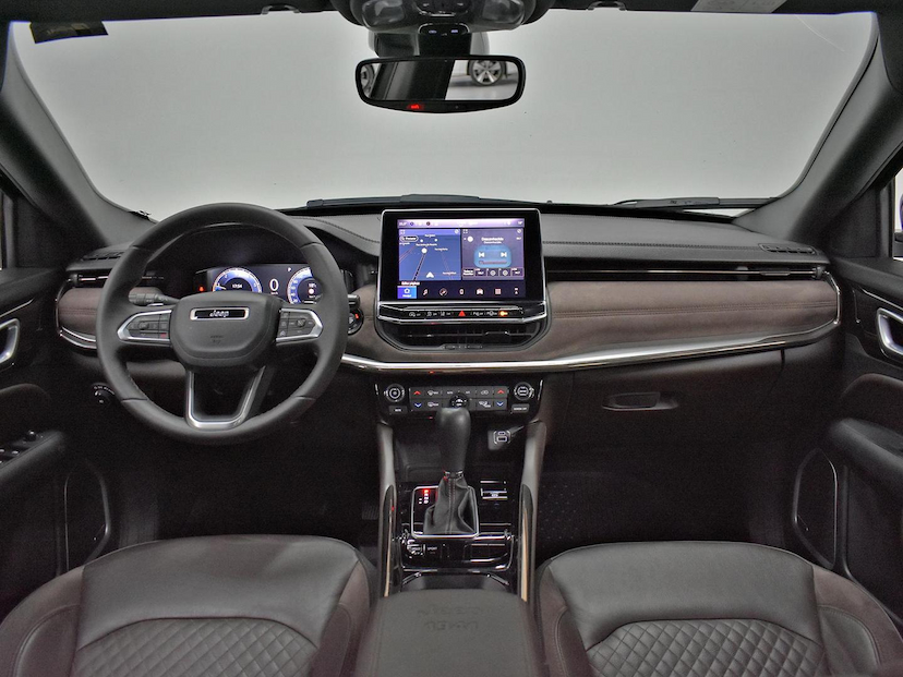 Foto do veículo JEEP COMMANDER  OVERLAND T270 1.3 TB FLEX AUT 2024 16.800 KM 195.000,00