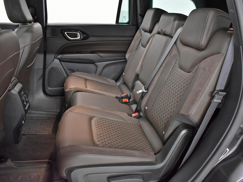 Foto do veículo JEEP COMMANDER  OVERLAND T270 1.3 TB FLEX AUT 2024 16.800 KM 195.000,00