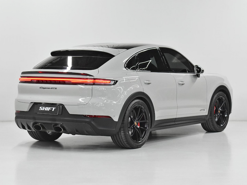 Foto do veículo PORSCHE CAYENNE  GTS COUPE 4.0 500CV 2026 990 KM 1.220.000,00