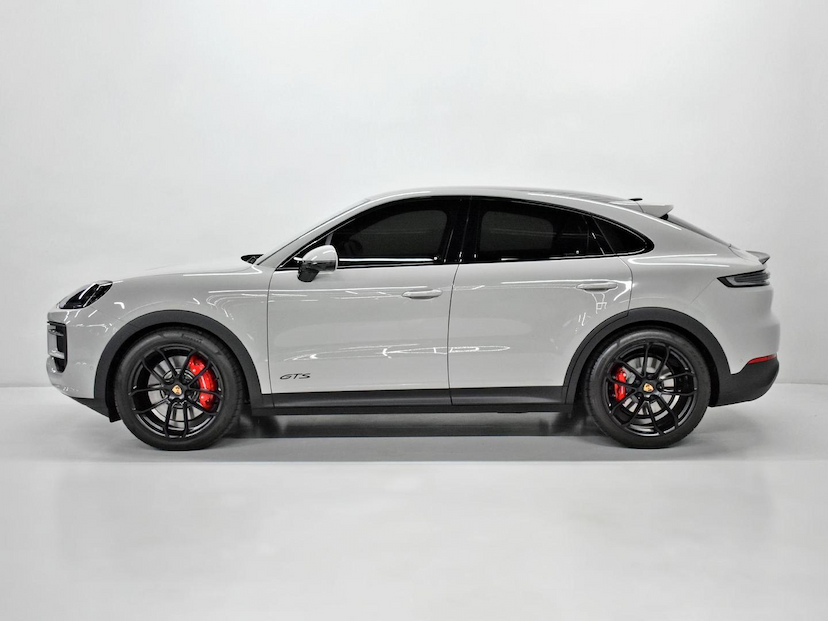 Foto do veículo PORSCHE CAYENNE  GTS COUPE 4.0 500CV 2026 990 KM 1.220.000,00