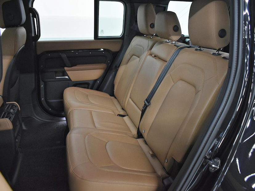 Foto do veículo LAND ROVER DEFENDER LAND ROVER  110 X-DY.HSE D350 DIE AUT. HIB 2025 10.915 KM 730.000,00
