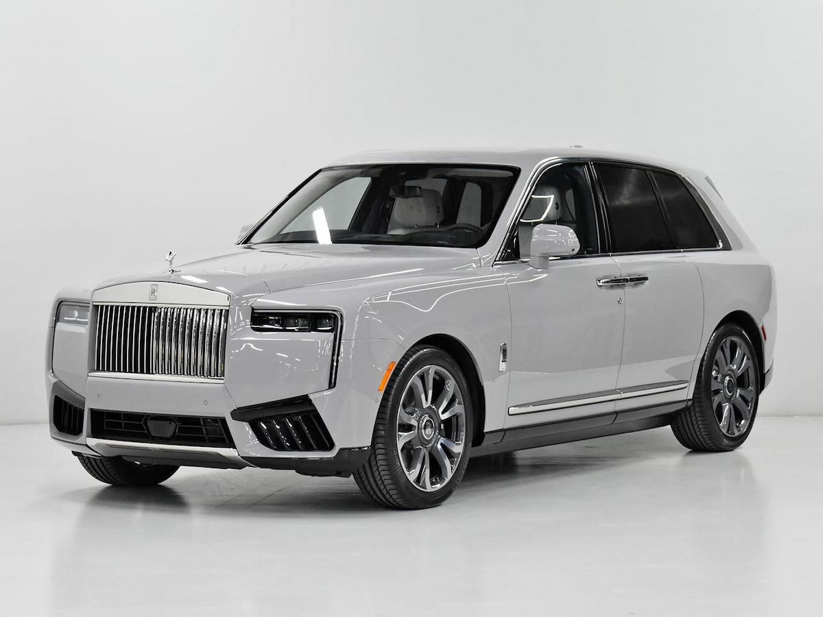 Foto do veículo ROLLS-ROYCE CULLINAN  6.7 V12 AUT. 2026/2026 35 KM R$ 8.000.000,00