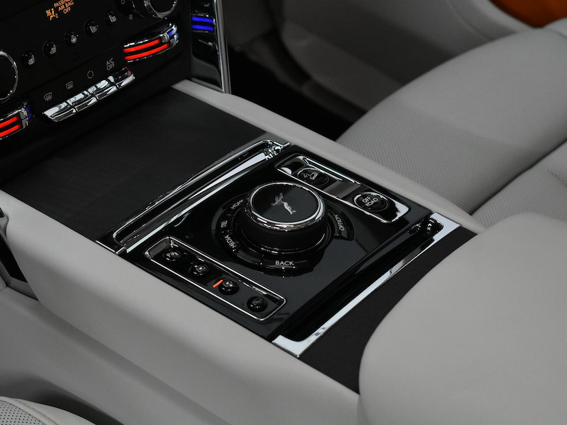 Foto do veículo ROLLS-ROYCE CULLINAN  6.7 V12 AUT. 2026 35 KM 8.000.000,00