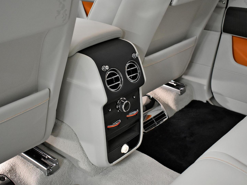 Foto do veículo ROLLS-ROYCE CULLINAN  6.7 V12 AUT. 2026 35 KM 8.000.000,00