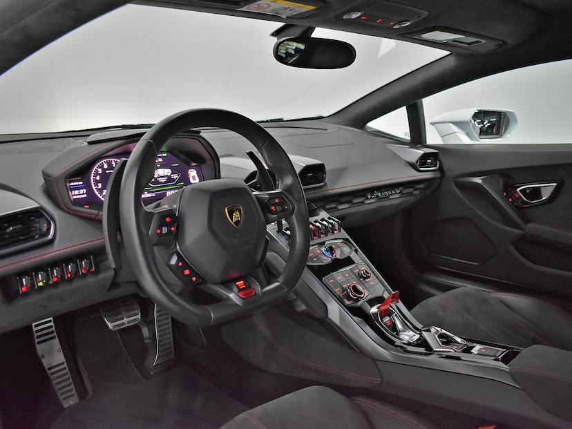 Foto do veículo LAMBORGHINI HURACÁN  LP 610-4 2015 13.965 KM 2.550.000,00