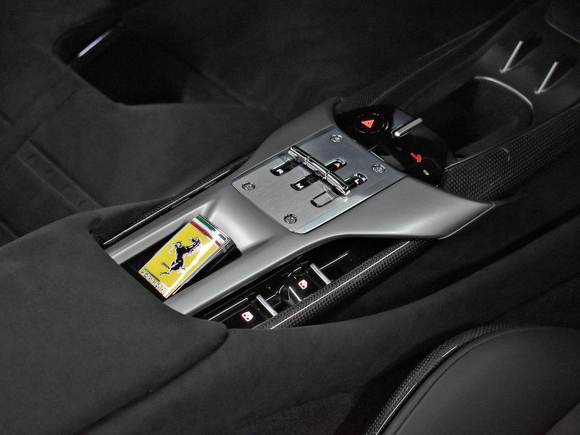 Foto do veículo FERRARI 12CILINDRI FERRARI  SPIDER 2026 90 KM 7.500.000,00