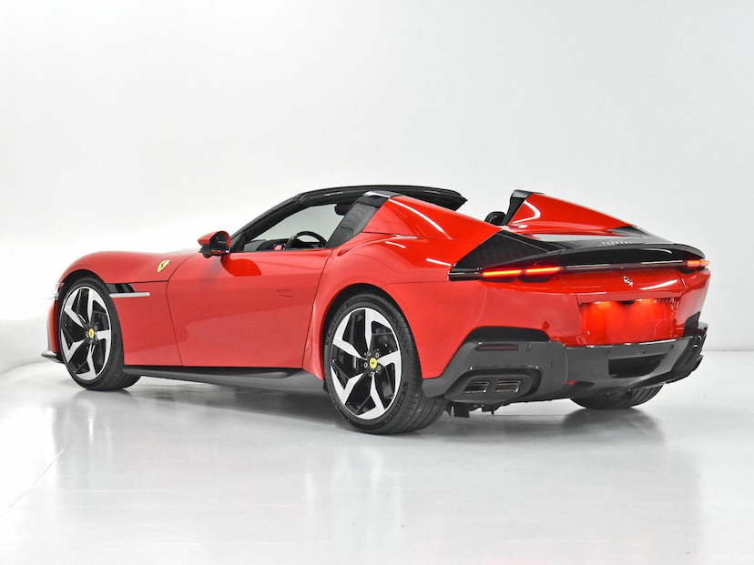 Foto do veículo FERRARI 12CILINDRI FERRARI  SPIDER 2026 90 KM 7.500.000,00