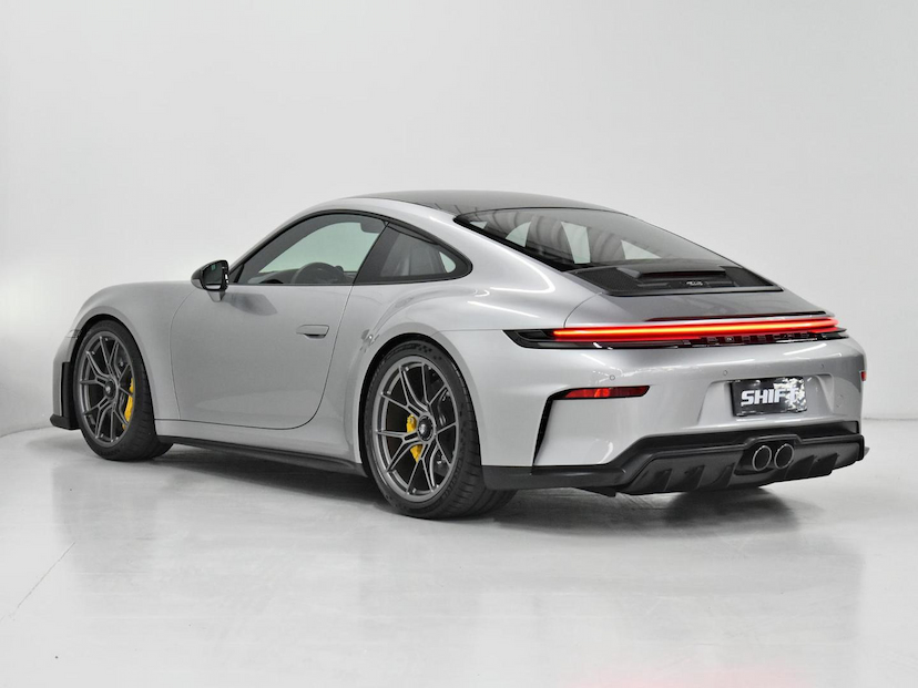 Foto do veículo PORSCHE 911  GT3 TOURING 2026 1.275 KM 2.350.000,00
