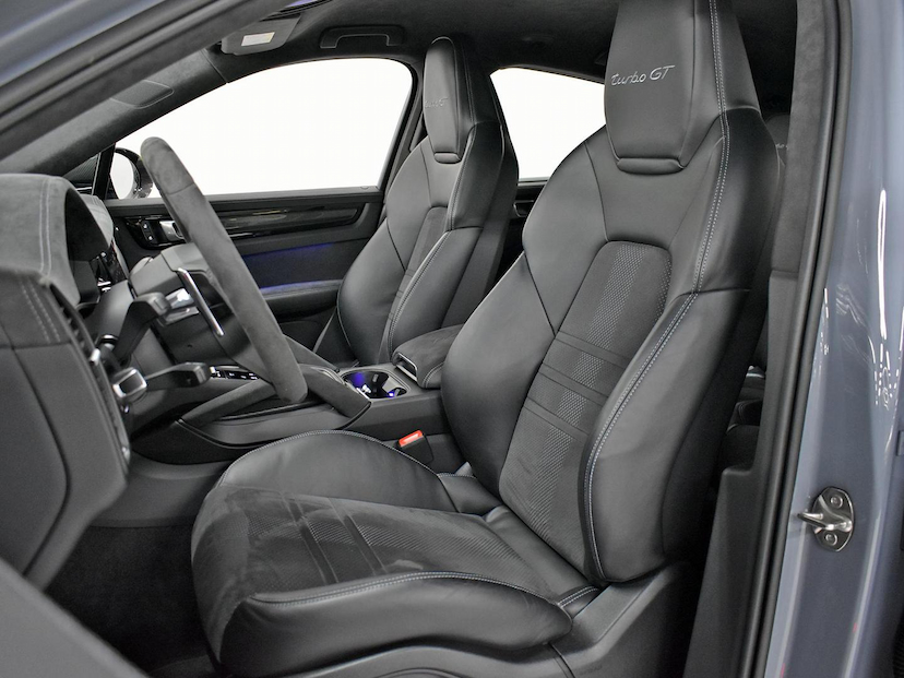 Foto do veículo PORSCHE CAYENNE  TURBO GT 4.0 V8 2023 27.890 KM 970.000,00