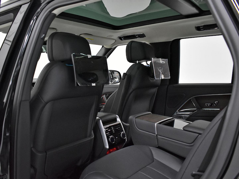 Foto do veículo LAND ROVER RANGE ROVER AUTOBIOGRAPHY  4.4 V8 TB 530CV AUT. 2023 12.660 KM 1.190.000,00
