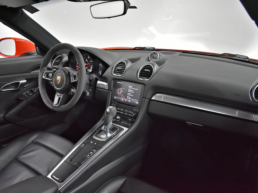Foto do veículo PORSCHE 718  CAYMAN 2.0 300CV 2018 48.395 KM 398.000,00