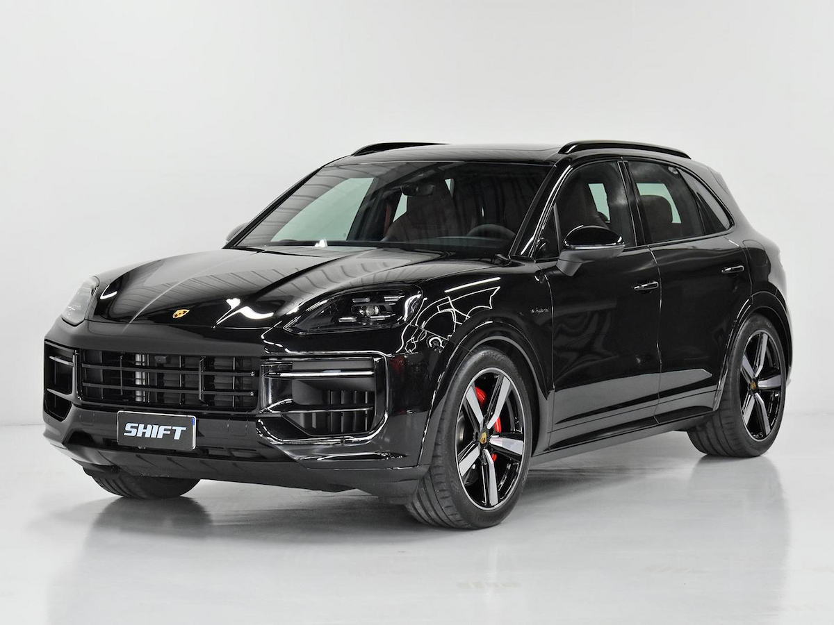 Foto do veículo PORSCHE CAYENNE  S 3.0 V6 (HÍBRIDO) 2024/2024 14.065 KM R$ 790.000,00