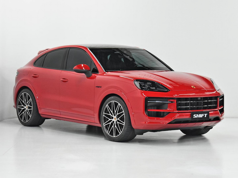 Foto do veículo PORSCHE CAYENNE  COUPE 3.0 V6 (HÍBRIDO) 2025 5.405 KM 895.000,00