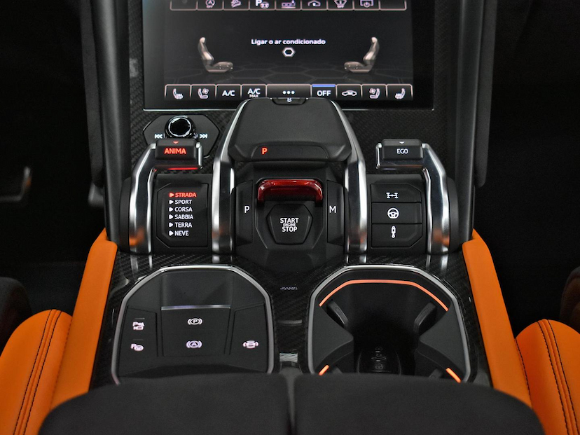 Foto do veículo LAMBORGHINI URUS  LP 650 4 2021 21.160 KM 2.540.000,00