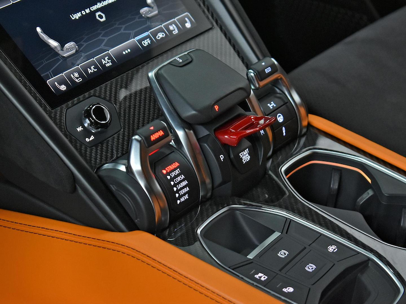 Foto do veículo LAMBORGHINI URUS  LP 650 4 2021 21.160 KM 2.540.000,00