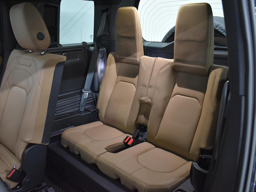 Foto do veículo LAND ROVER DEFENDER LAND ROVER  110 X-DY.HSE D350 DIE AUT. HIB 2026 630 KM 795.000,00