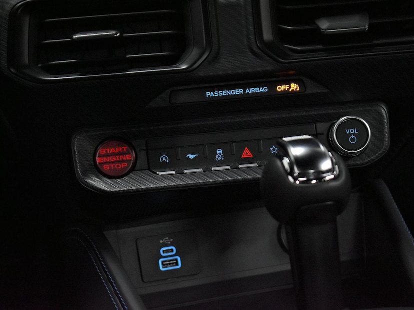 Foto do veículo FORD MUSTANG  DARK HORSE V8 5.0 2025 710 KM 590.000,00